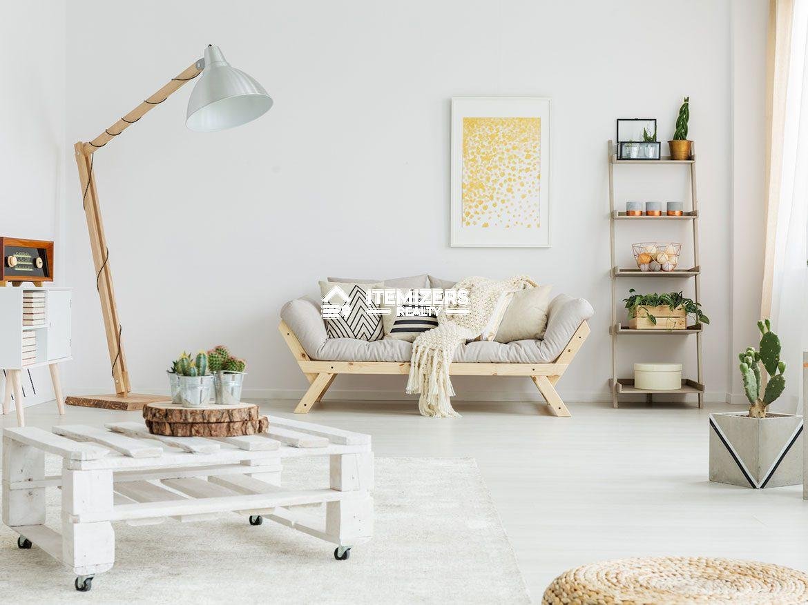 004 Awesome studio