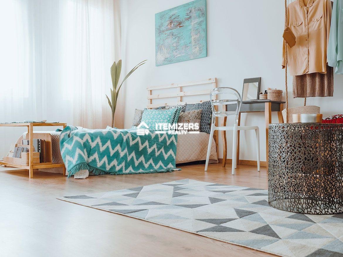 012 Renovated kitchen apartment