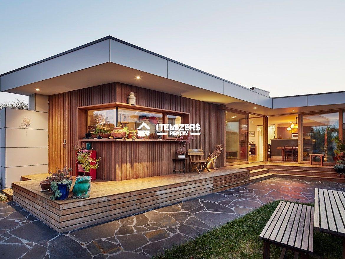 050 Modern wood home
